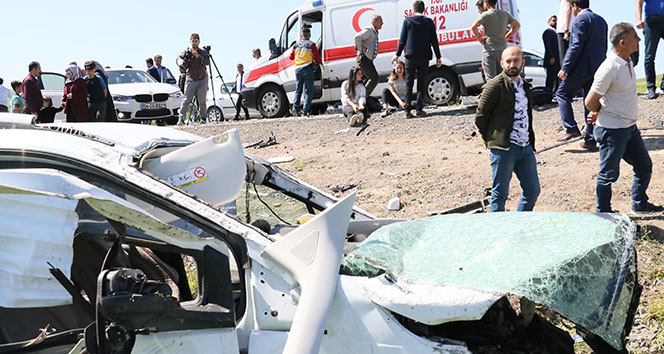 Diyarbakır’da feci kaza: 1 ölü, 13 yaralı