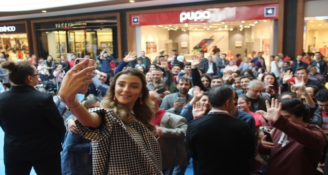 Özge Ulusoy’dan bahar modası sırları