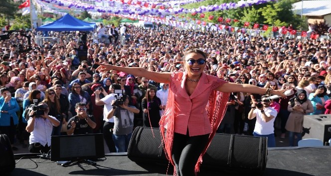 Ziynet Sali Mardin’i salladı