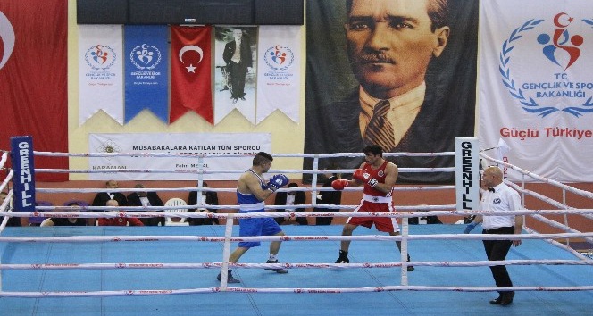 Karaman’da Üniversitelerarası Boks Şampiyonu sona erdi
