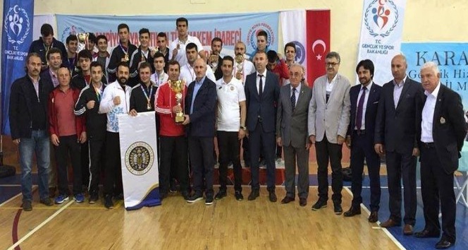 Atatürk Üniversitesi Boks Takımı Türkiye şampiyonu