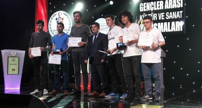 Afyonkarahisar Gençlik Merkezi bilgi yarışmasında bölge birincisi oldu