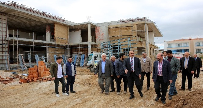 Başkan Altay, Buhara Mahalle Konağı inşaatında incelemelerde bulundu