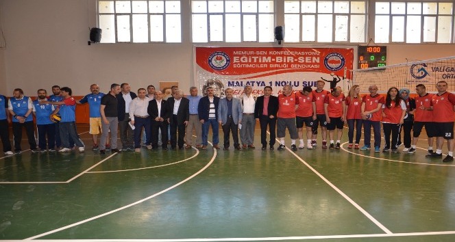 2.Geleneksel Mehmet Akif İnan Voleybol Turnuvası başladı