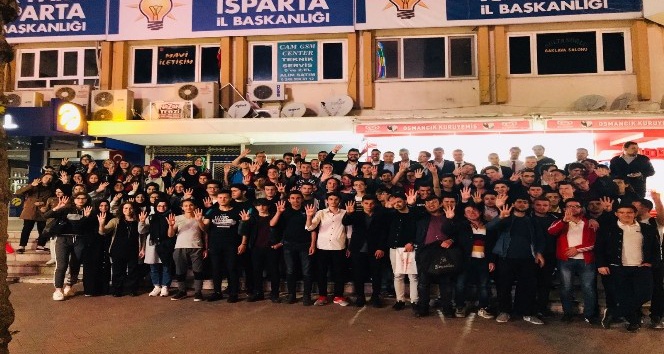 Ispartalı gençler Cumhurbaşkanı Erdoğan’ın grup toplantısına katıldı