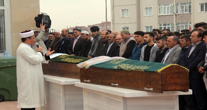 İstanbul’daki feci kazada ölen anne ve oğlu Kocaeli’de toprağa verildi