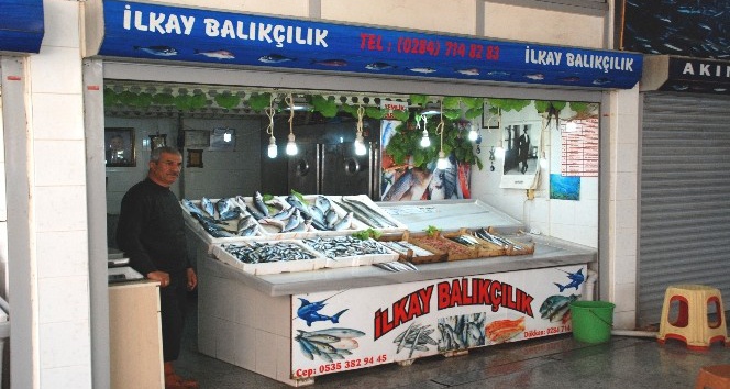 Balıktaki av yasağı balık pazarında hissedildi