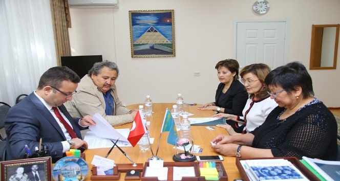 AÜ ile Kazak üniversiteleri arasında güç birliği