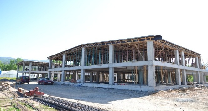 Başkan Özcan, Galericiler Sitesi inşaatını inceledi