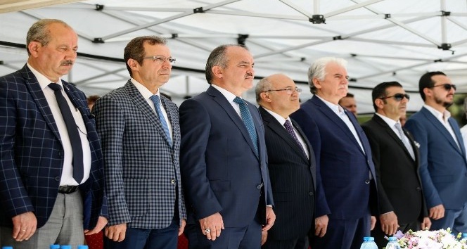 Pamukkale Belediyesi spor kompleksleri projelerine bir yenisini ekledi