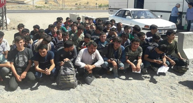 Bingöl’de 59 kaçak göçmen yakalandı