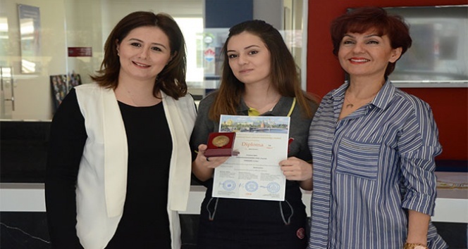 Bahçeşehir Koleji Eskişehir Anadolu Lisesi öğrencisi, Matematik dalında dünya birincisi oldu