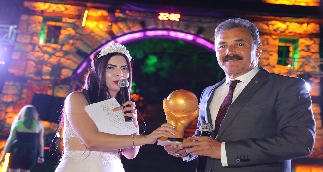 Başkan Tuna’ya ’altınçağ’ ödülü