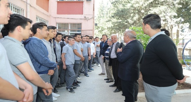 Başkan Kara’dan İmam Hatipli öğrencilere sınav motivesi