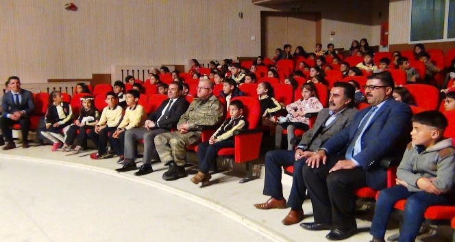 Erciş Belediyesinden tiyatro etkinliği