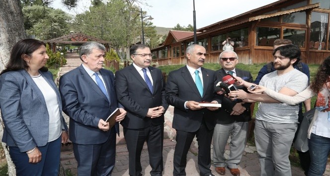 Başkan Aydın, devam eden projeleri anlattı