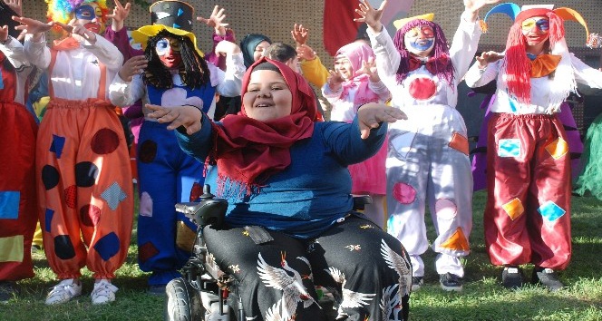 Engelli öğrenciler 23 Nisan’ı kutladı