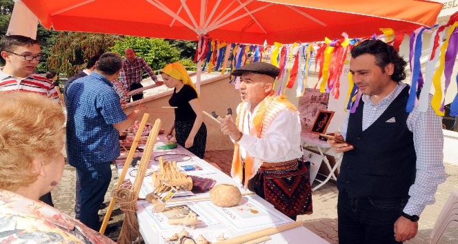 Erdemli’de yörük kültürü tanıtım stantlarına yoğun ilgi