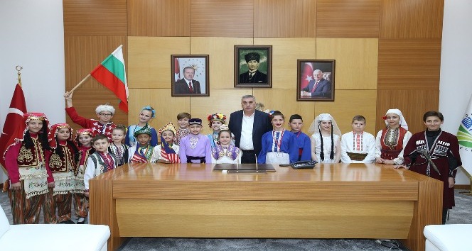 Başkan Toçoğlu, Uluslararası Halk Oyunları Delegasyonu’nu ağırladı