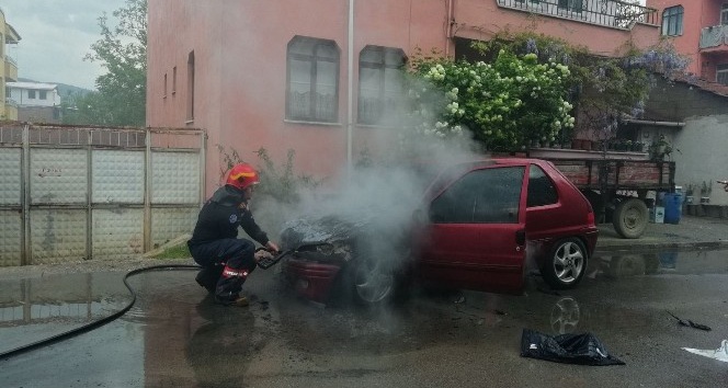 İznik’te LPG’li araç yandı