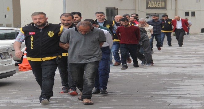 Adana’da &quot;sözleşmeli&quot; fuhşu polis bozguna uğrattı