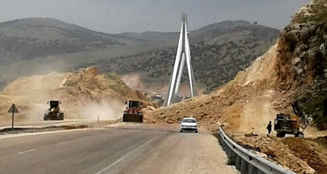 Nissibi Köprüsünün girişinde çalışma