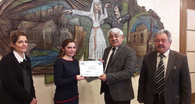 Kars’ta kadın girişimciler sertifikalarını aldı