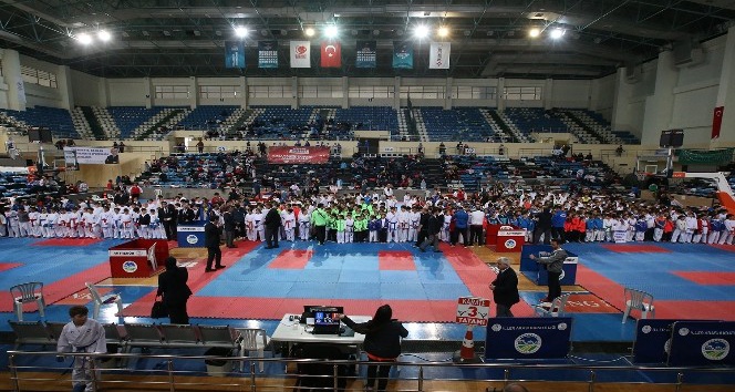 15 Temmuz Şehitler ve Gaziler İller Arası Karate Turnuvası başladı
