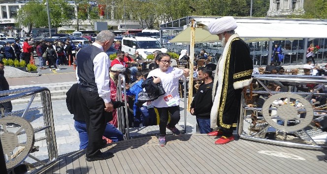 81 ilden gelen 81 çocuk, ilk kez İstanbul’u ve denizi gördü