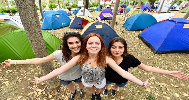 İzmir’de renkli festivaller başlıyor
