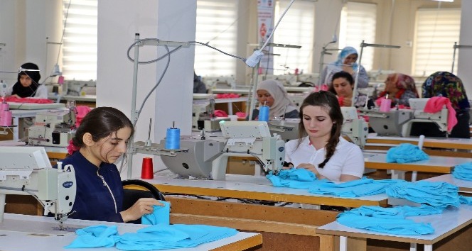 Bismil’de giyim kursunu bitiren kadınların işi hazır