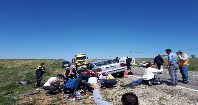Kırşehir’e düğün yolunda kaza: 10 yaralı