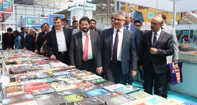 Aksaray Belediyesi kitap ve çocuk festivali fuarını açtı