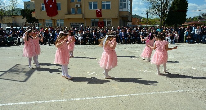 Kabadüz’de 23 Nisan Ulusal Egemenlik ve Çocuk Bayram kutlamaları