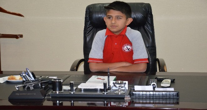 Minik başkandan çekirdek uyarısı