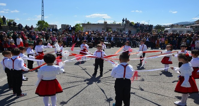 Suşehri’nde 23 Nisan Ulusal Egemenlik ve Çocuk Bayramı
