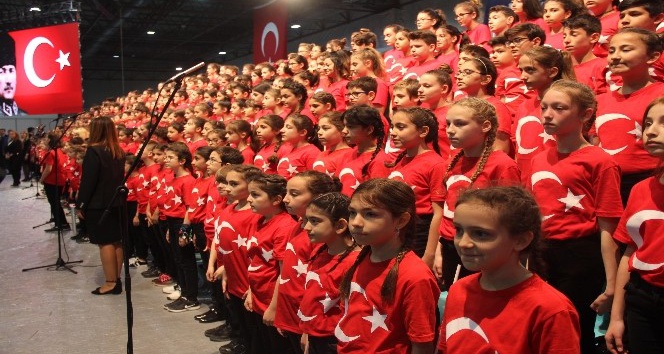 41 ülkeden 1000 çocuk 23 Nisan coşkusunu Kocaeli’de yaşadı