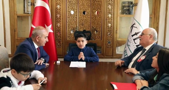 Belediye Başkanı Hasan Kara koltuğunu devretti