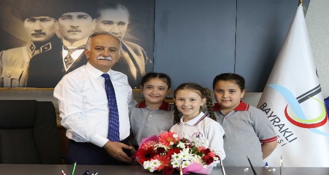 Başkan Karabağ çocukları ağırladı