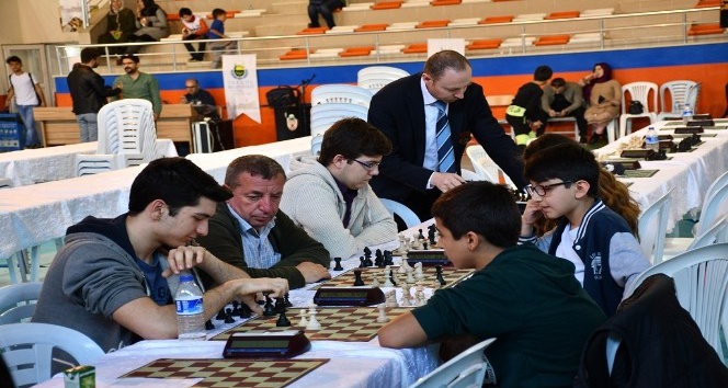 İnegöl’de satranç turnuvası