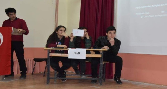 Aslanapa Anadolu Lisesi’nde bilgi yarışması