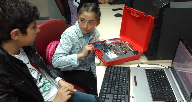 Çocuk Meclisinde robotik, kodlama ve üç boyutlu tasarım eğitimi
