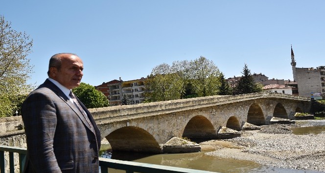 Tarihi Taş-Köprü’nün restorasyonu başladı