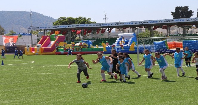 İsmail Altındağ anısına çocuk futbol festivali düzenlendi