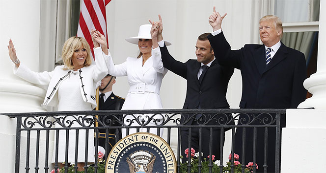 Trump, Macron&#039;u Beyaz Saray&#039;da törenle karşıladı