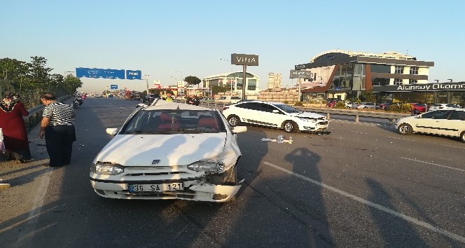 Kocaeli’de arızalanan otomobil kazaya sebep oldu: 1 yaralı
