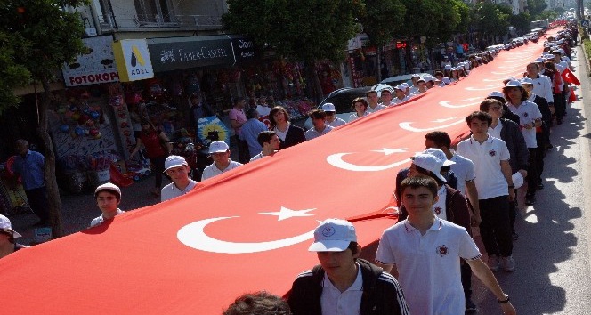 103’üncü yıl anısına 103 metrelik dev Türk bayrağı