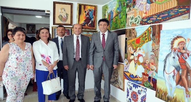 Erdemli’de seramik ve el sanatları sergisi açıldı
