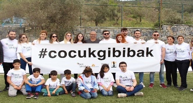 İzmir Ekonomili iletişimcilerden “Çocuk gibi bak” projesi
