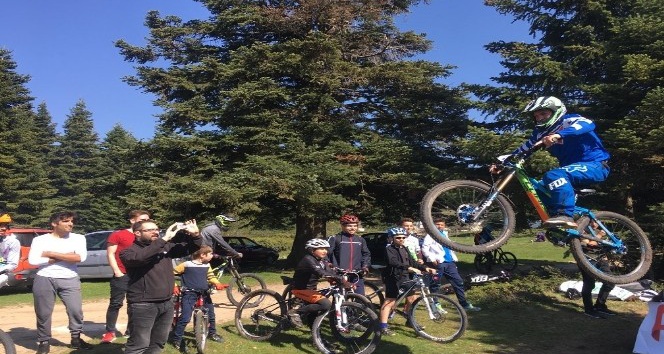 Downhill bisikletçileri Uludağ’da buluştu